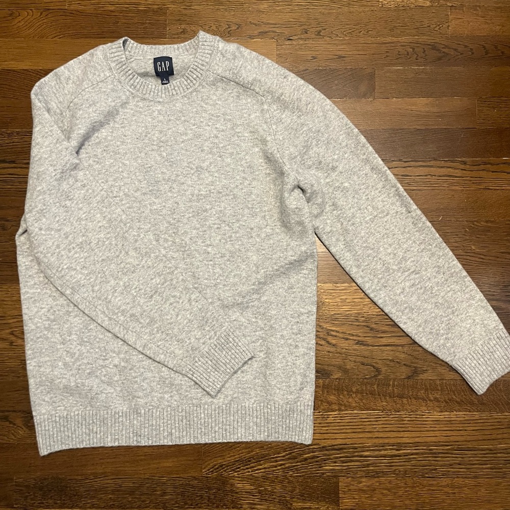 GAP Gray Crewneck Sweater Classic Knit